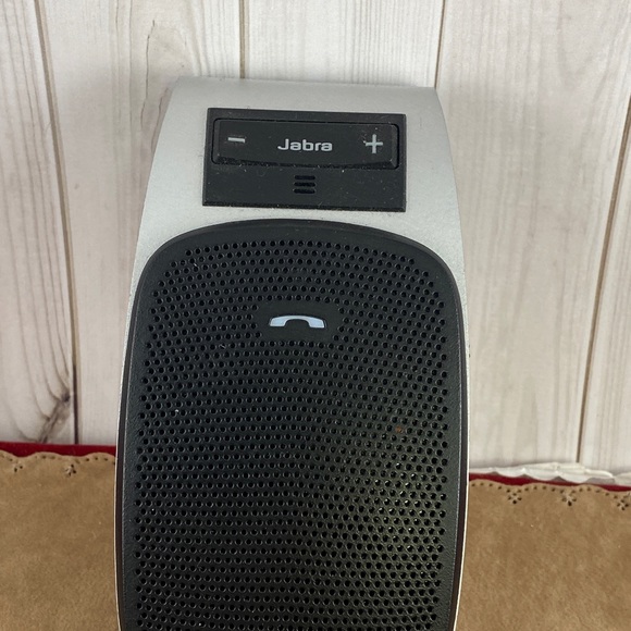Jabra Hands Free Speaker Drive Safe and Legal - Picture 4 of 7